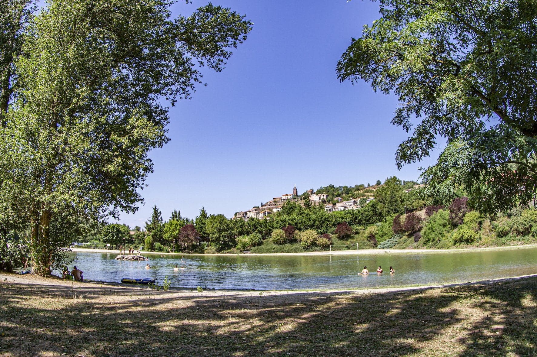 Plan d'eau à Camarès