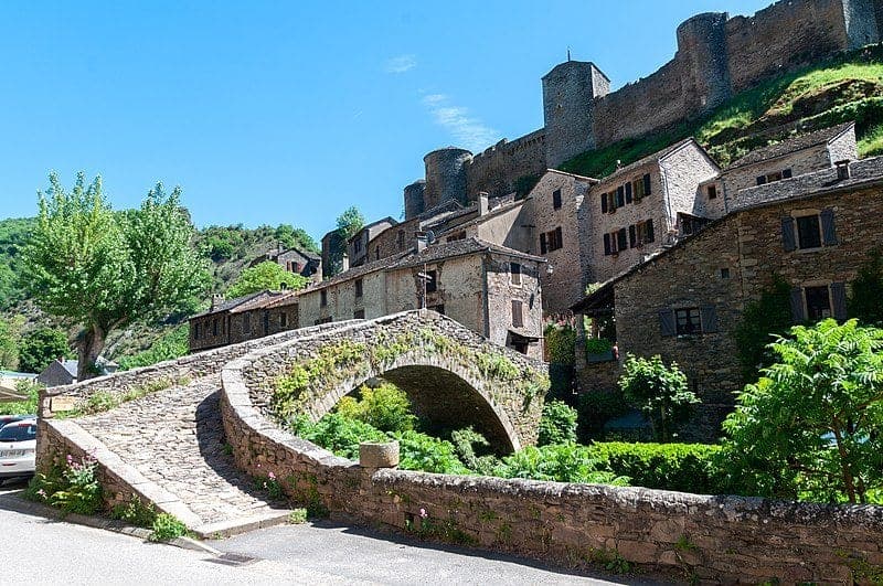 Brousse le Château